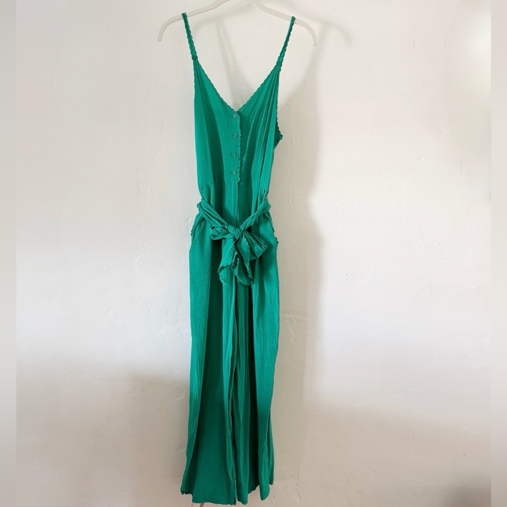 & Other Stories- %100 Viscose washable jumpsuit. Kelly green color. Size 6.